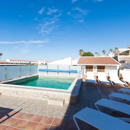 ヴィラ Lovely 4-Bed Villa In Costa Adeje