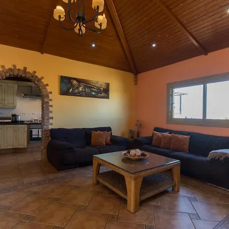 Villa Lovely 4-Bed Villa In Costa Adeje