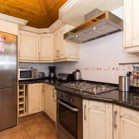 Lovely 4-Bed Villa In Costa Adeje Villa